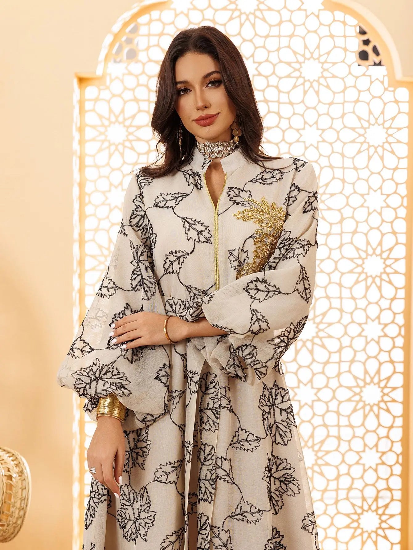 2025 Dubai Luxury Muslim Abaya Gold Floral Embroidered Long Dress Elegant Modest Islam Outerwear for in the MIddle East Women