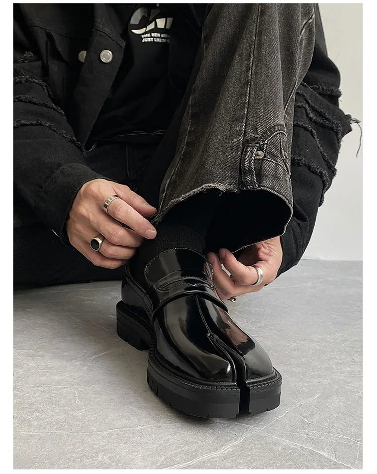 Split toe horseshoe shoes for men's thick sole Loafer shoes Tabi shoes patent leather Korean version trend casual leather shoes - Belvar