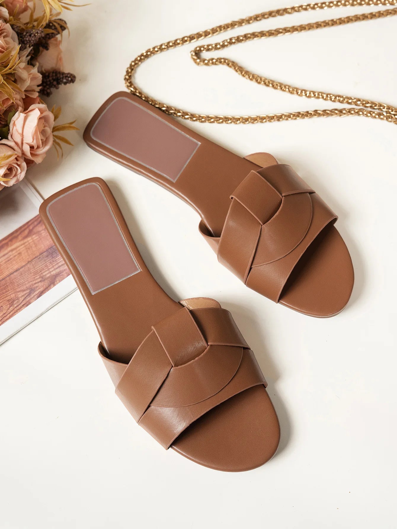 Slippers Women 2025 Summer New Designer Weaving Comfortable Casual Bottom Women's Sandals Trend Flat Slippers Zapatos De Mujer - Belvar