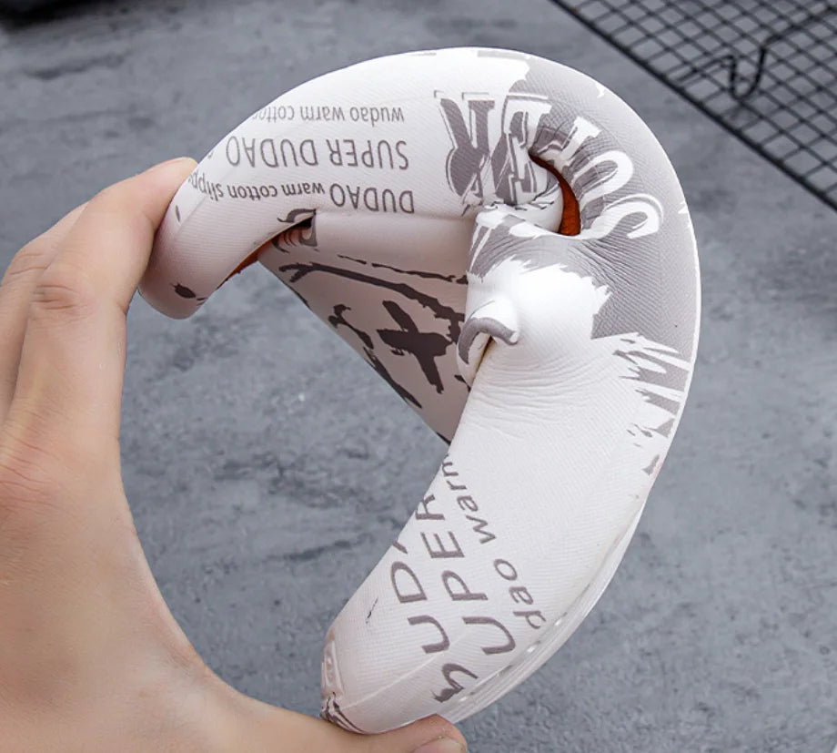 1pc Summer PVC High Quality Anti Slip Slides Color Unisex Anti-slip Luxury Slippers Sandals Slippers For Men