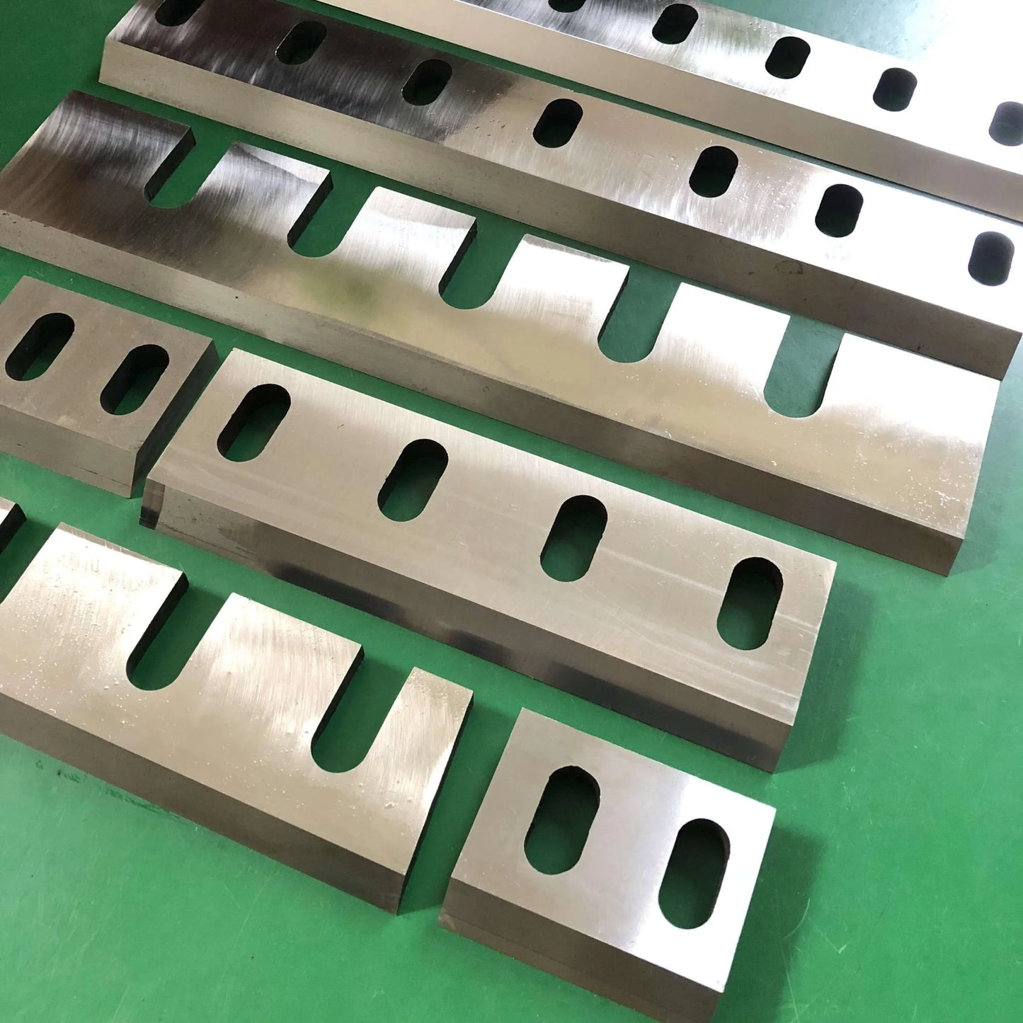 Recycled Plastics Shredder Blades Waste Shell Shredder Blades Crusher Pelletizer Knife Industrial Cutting Blade
