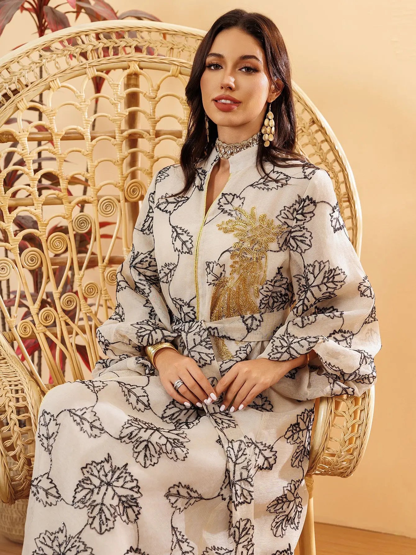2025 Dubai Luxury Muslim Abaya Gold Floral Embroidered Long Dress Elegant Modest Islam Outerwear for in the MIddle East Women