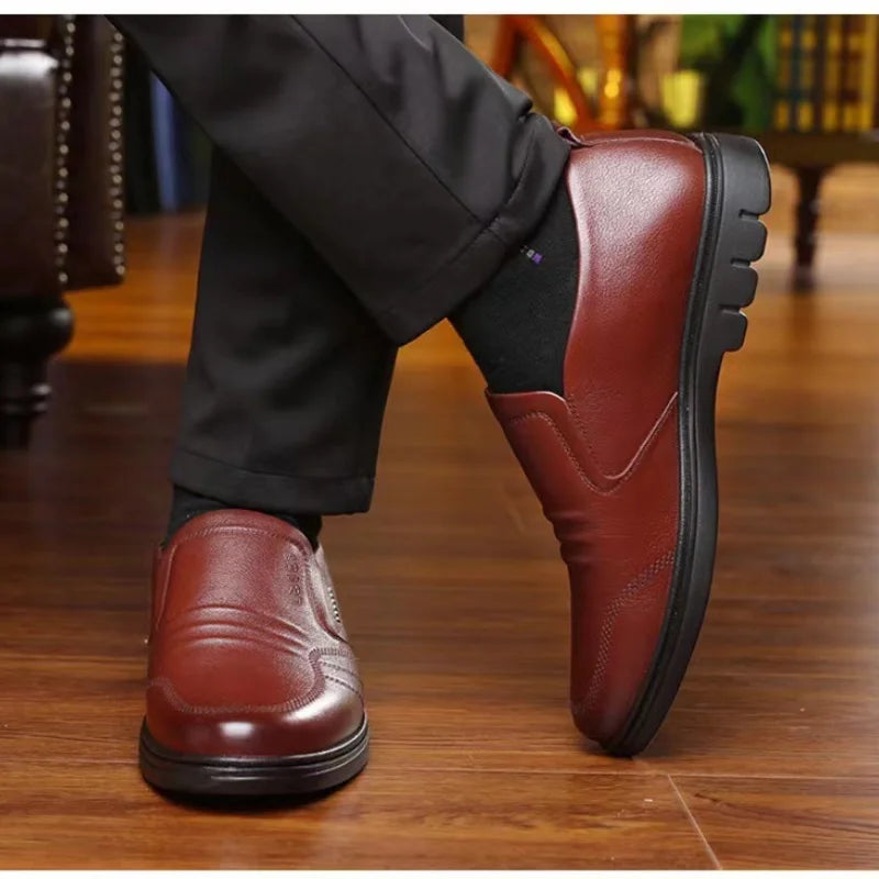 Men's leather shoes new black Soft bottom anti slip and breath shoes men's Business dress casual Zapatos luxury light flat - Belvar