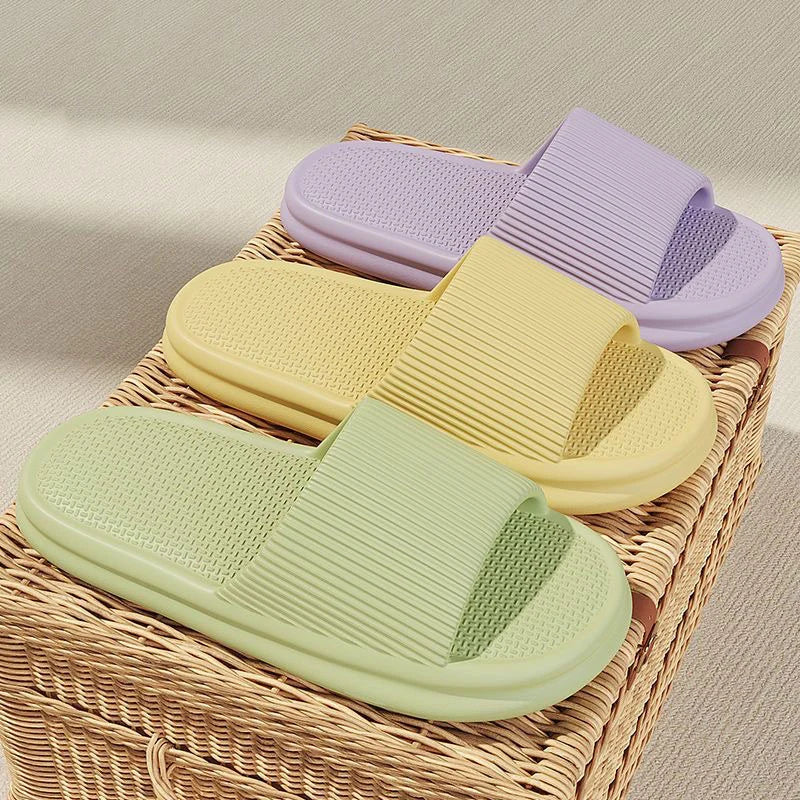 Summer Slippers For Women Men Soft Lightweight Indoor Home Slides Cloud Slipper Men Flat Sandals Beach Shoes Man Male Flip Flops
