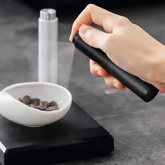 Portable Coffee Bean Spray Bottle Superfine Spray Coffee Grinder Anti Fly Powder and Static Coffee Beans Dosing Cup Trays