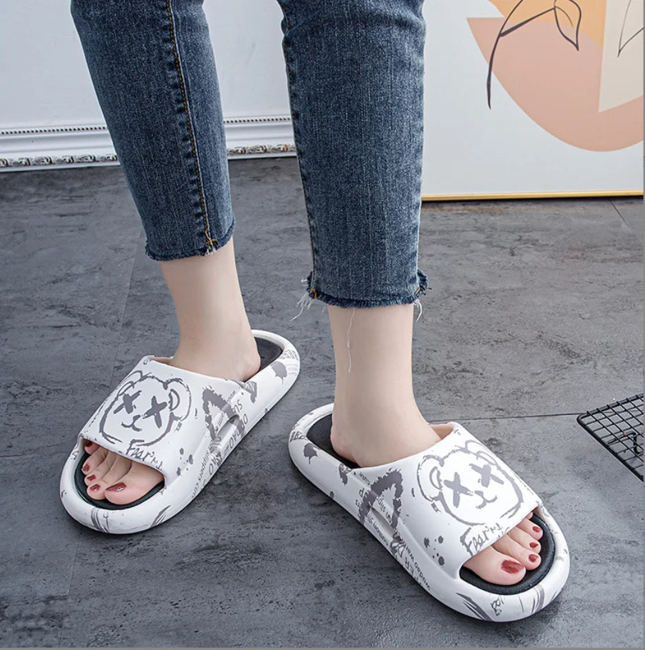 1pc Summer PVC High Quality Anti Slip Slides Color Unisex Anti-slip Luxury Slippers Sandals Slippers For Men