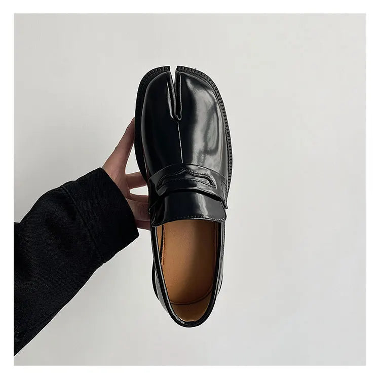 Split toe horseshoe shoes for men's thick sole Loafer shoes Tabi shoes patent leather Korean version trend casual leather shoes - Belvar