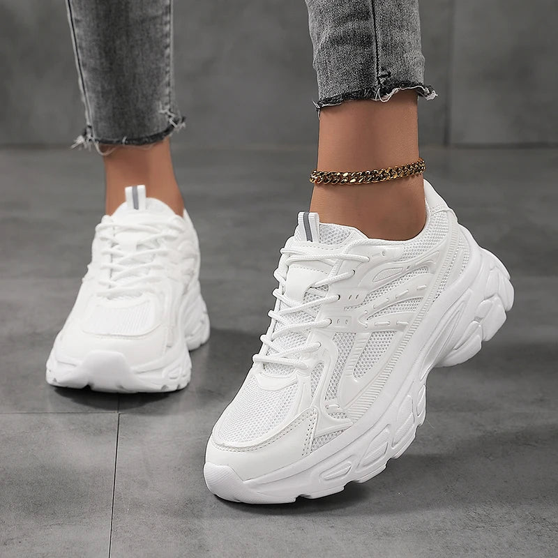 Women's low top sports shoes breathable white lace up walking sports shoes casual matching running thick sports shoes