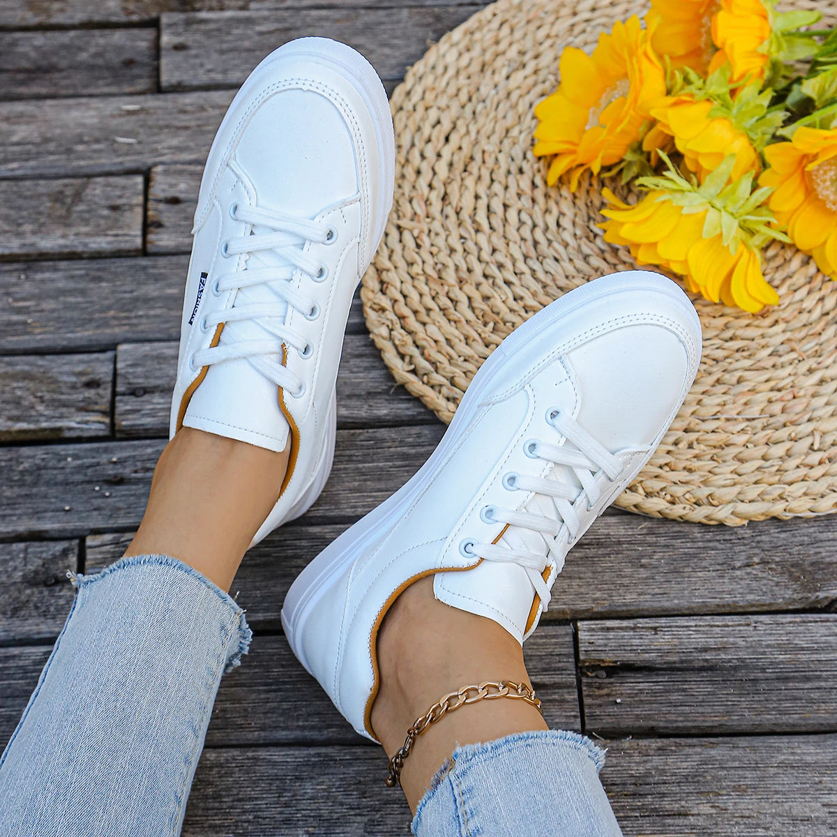 Ladies' classic black fashionable sports shoes, comfortable all season low cut lace up shoes, ladies' casual shoes - Belvar